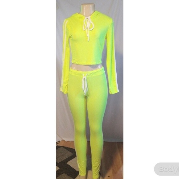 Yellow Top And Leggings 2 Piece Set S - Picture 3 of 5
